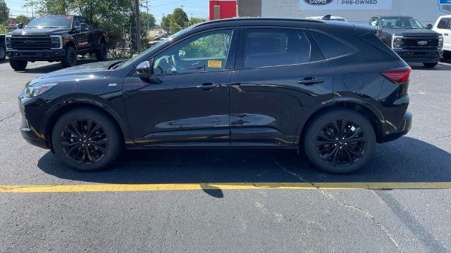 2023 Ford Escape ST-Line Elite