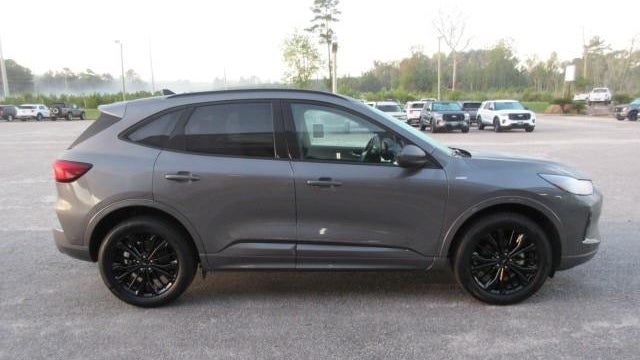 2024 Ford Escape ST-Line Elite