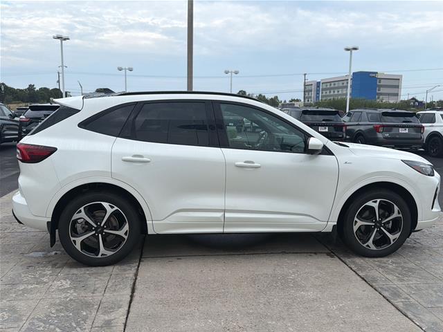 2025 Ford Escape - $32,968