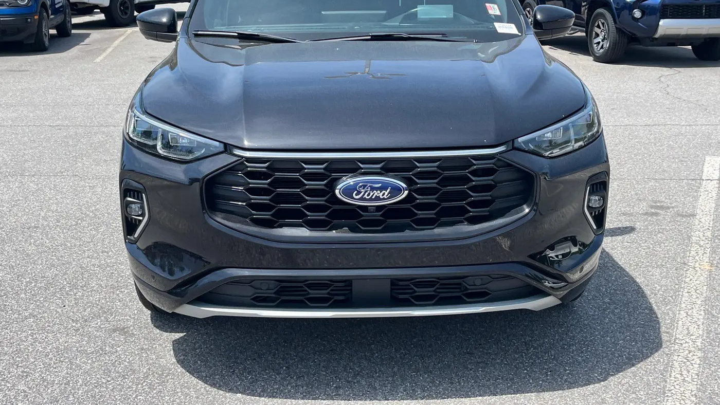 2023 Ford Escape ST-Line Elite