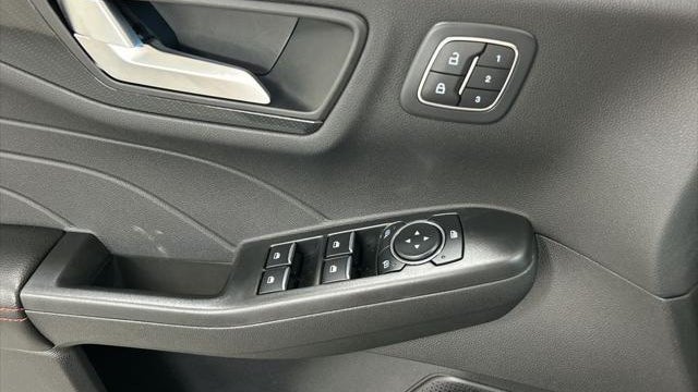 2023 Ford Escape ST-Line Elite