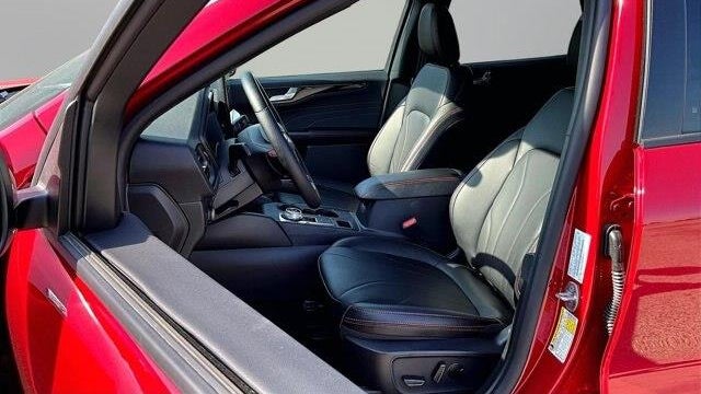 2026 Ford Escape ST-Line Elite