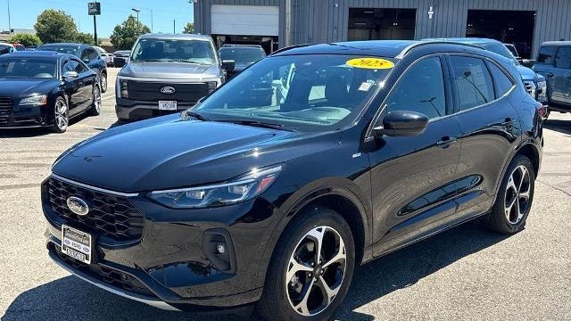 2025 Ford Escape ST-Line Elite