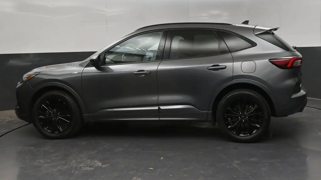 2023 Ford Escape ST-Line Elite