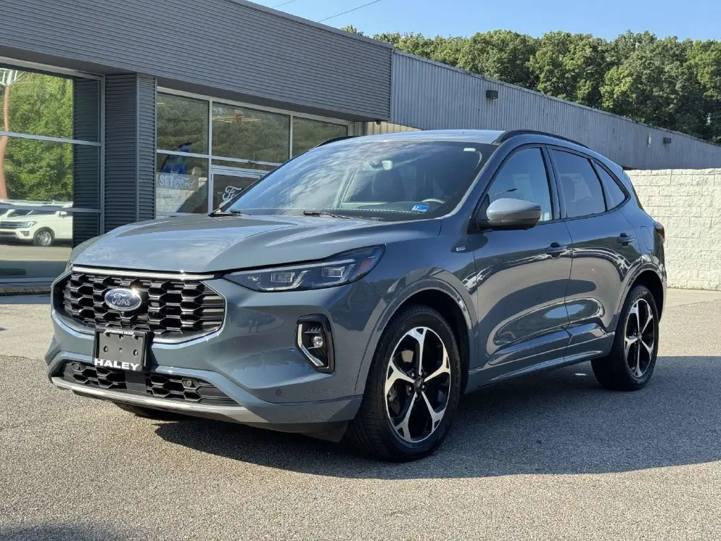 2023 Ford Escape - $18,799
