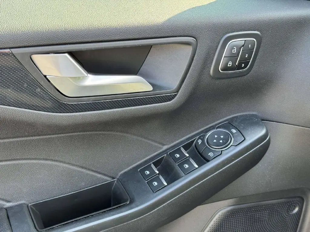 2023 Ford Escape - $18,799
