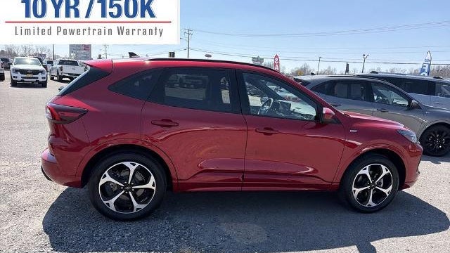 2025 Ford Escape Hybrid ST-Line Elite