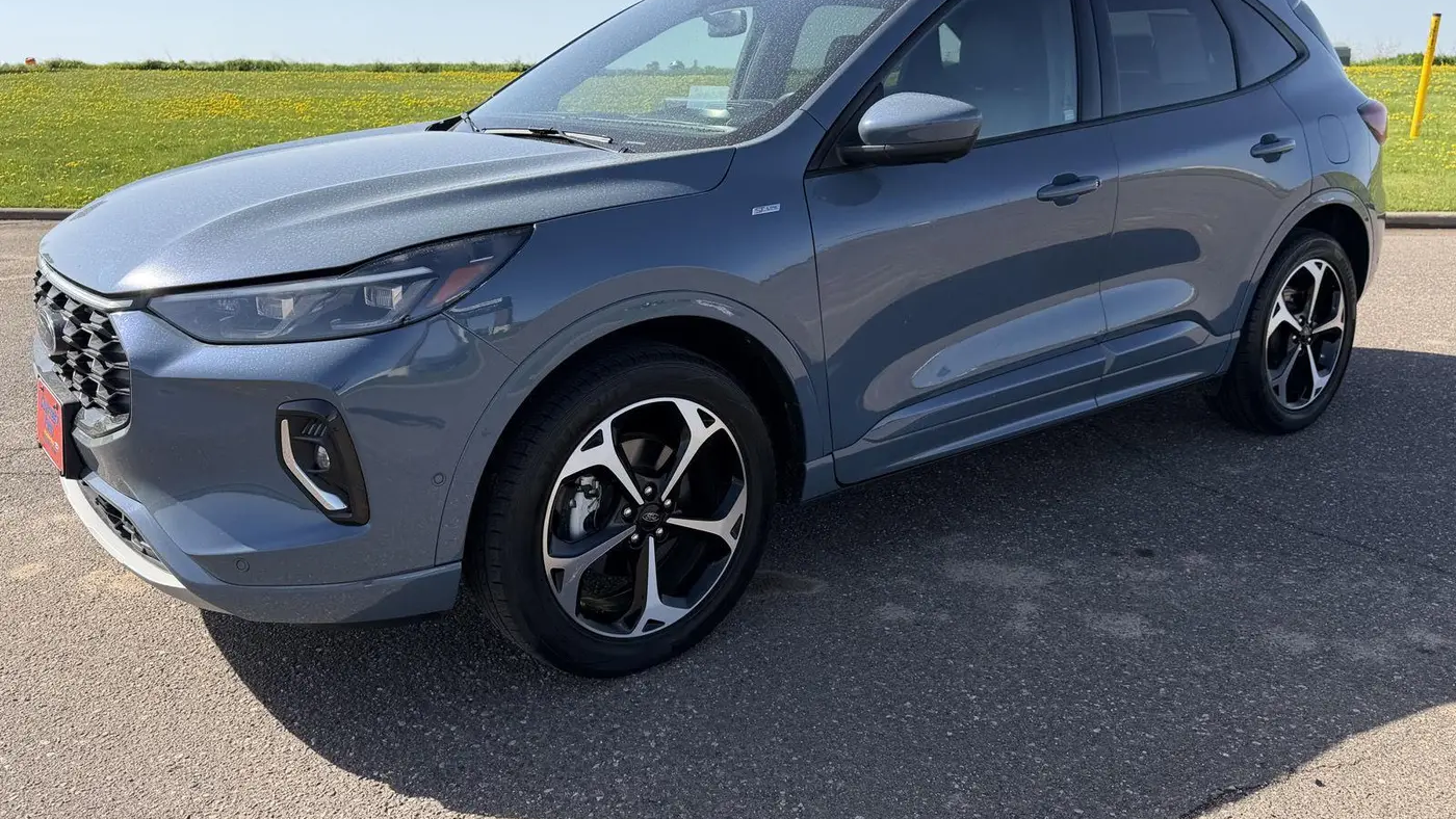 2023 Ford Escape Hybrid ST-Line Elite