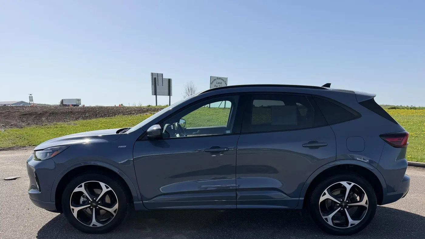 2023 Ford Escape Hybrid ST-Line Elite