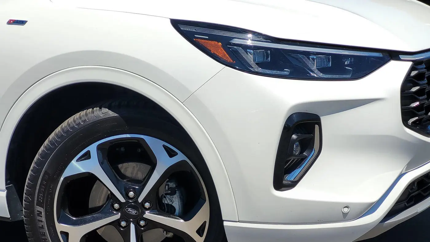 2023 Ford Escape Hybrid ST-Line Elite