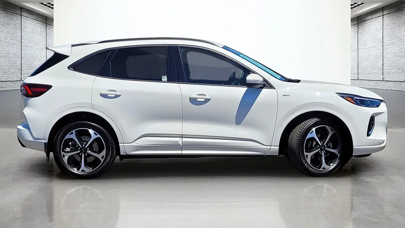 2023 Ford Escape Hybrid ST-Line Elite