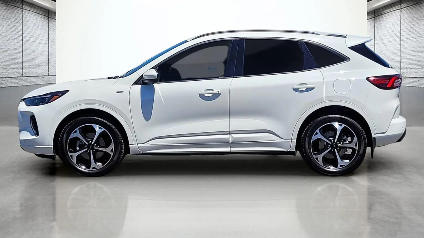 2023 Ford Escape Hybrid ST-Line Elite