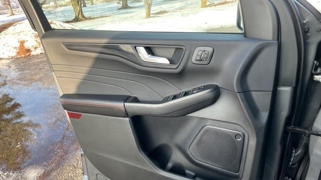 2025 Ford Escape Hybrid ST-Line Elite