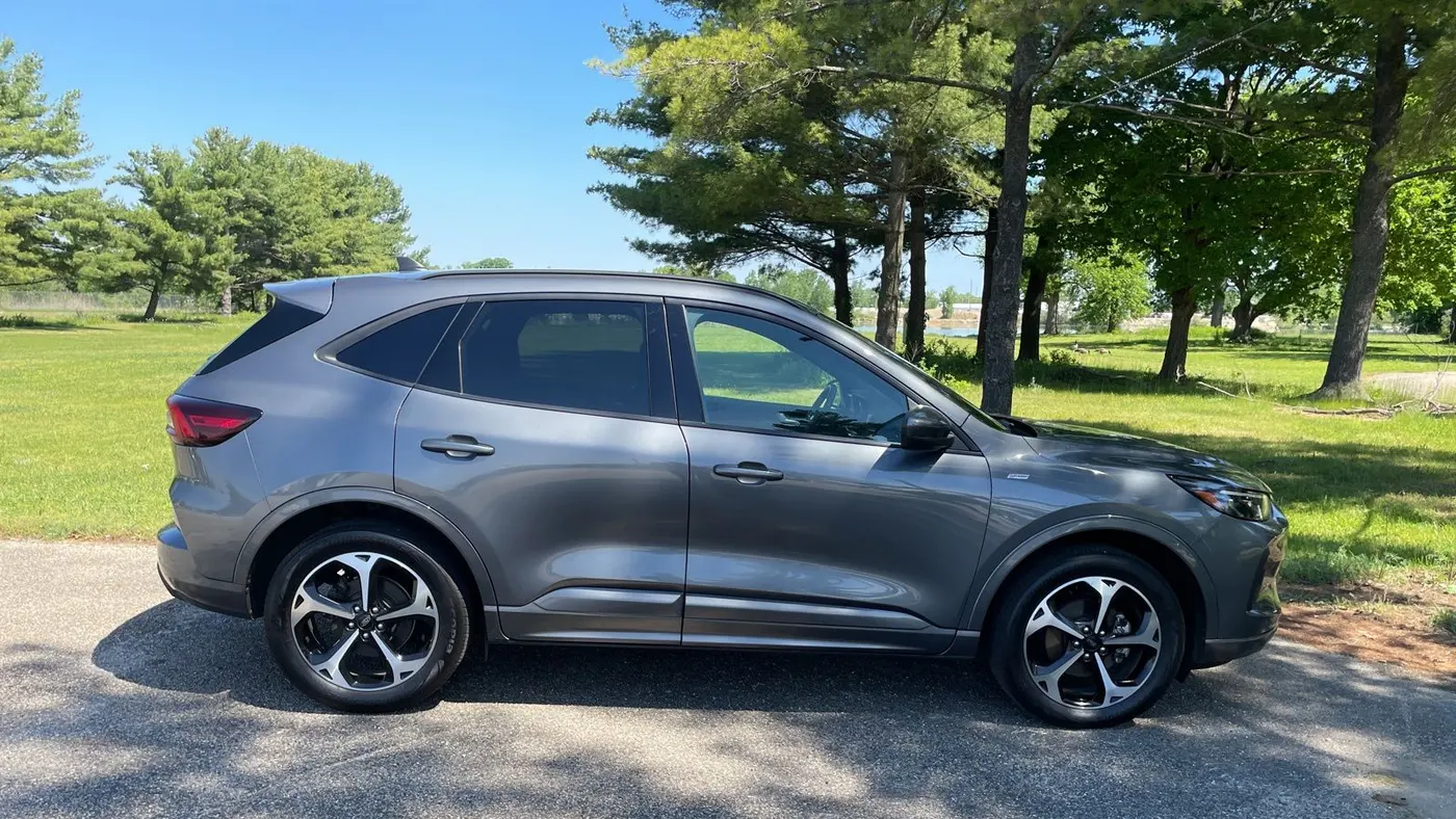 2025 Ford Escape Hybrid ST-Line Elite