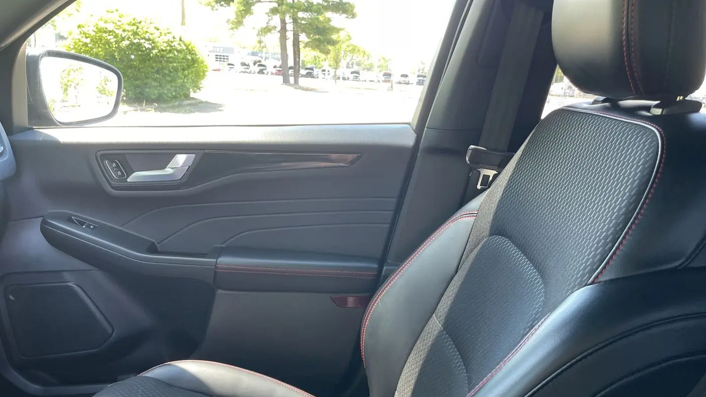 2025 Ford Escape Hybrid ST-Line Elite