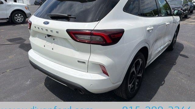 2023 Ford Escape Hybrid ST-Line Elite