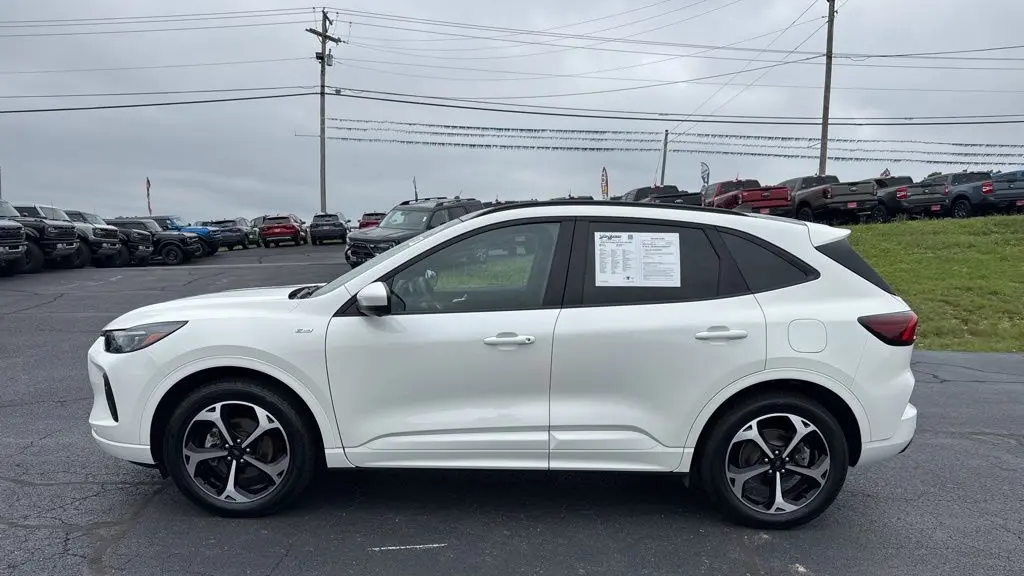 2025 Ford Escape Hybrid ST-Line Elite