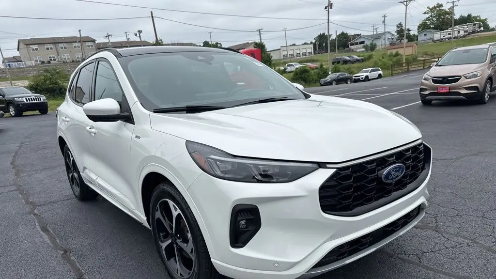 2025 Ford Escape Hybrid ST-Line Elite