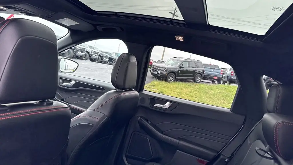 2025 Ford Escape Hybrid ST-Line Elite