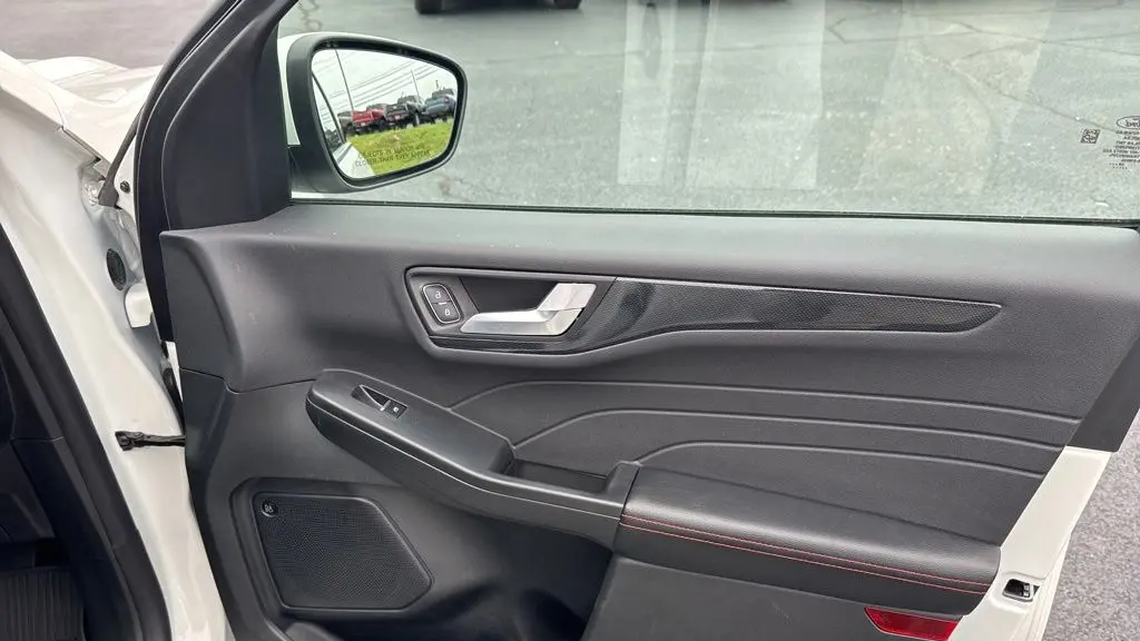 2025 Ford Escape Hybrid ST-Line Elite