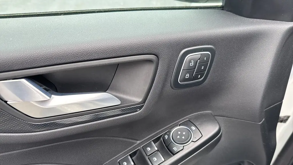 2025 Ford Escape Hybrid ST-Line Elite