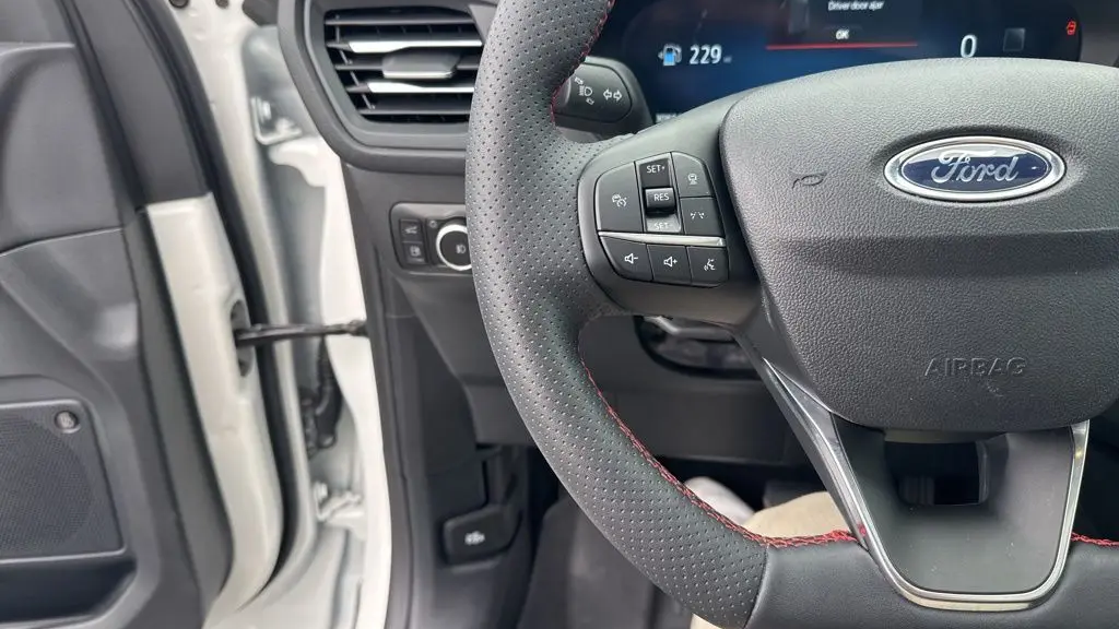 2025 Ford Escape Hybrid ST-Line Elite