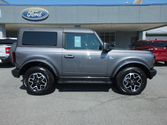 2023 Ford Bronco Outer Banks — photo 1 of 12