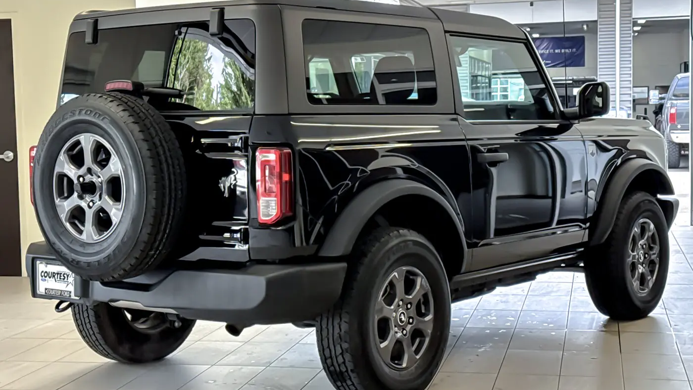 2023 Ford Bronco Base