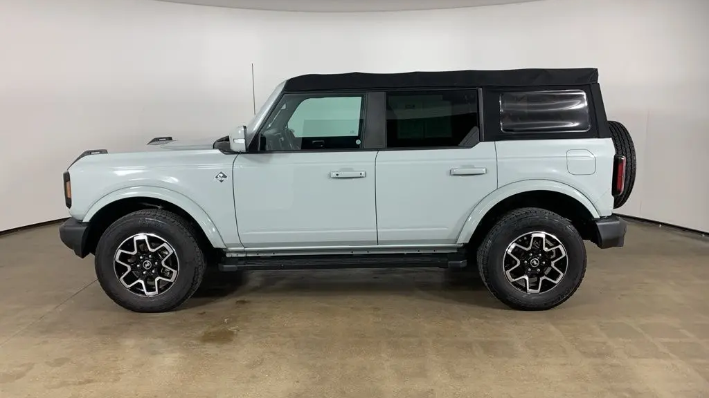 2021 Ford Bronco Base