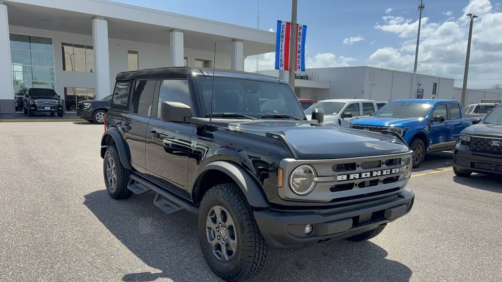 2023 Ford Bronco Base