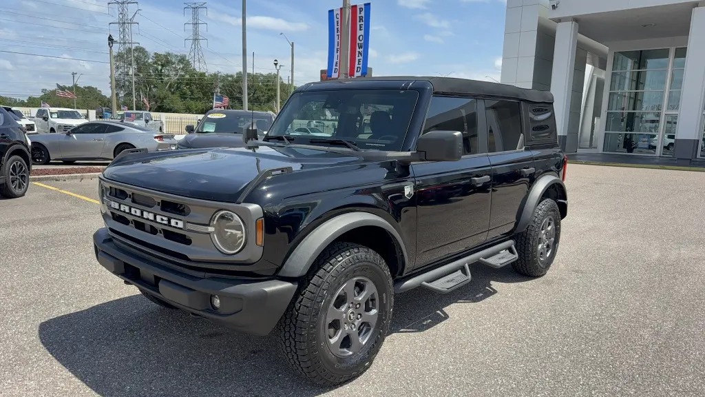 2023 Ford Bronco Base