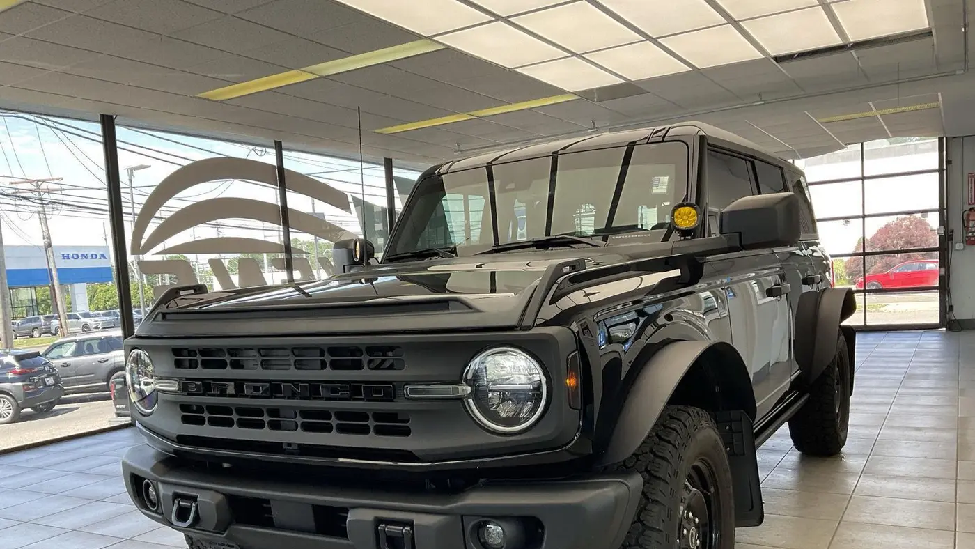 2023 Ford Bronco Base