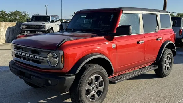 2023 Ford Bronco Base