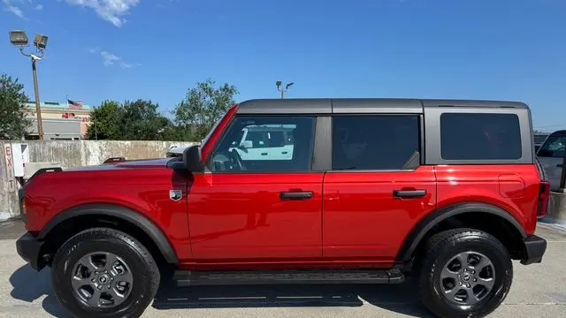 2023 Ford Bronco Base