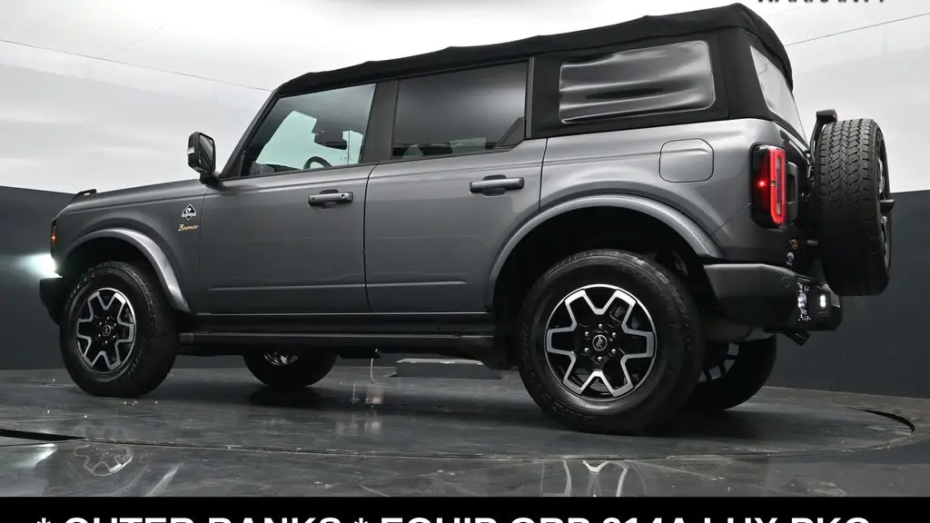 2022 Ford Bronco Base