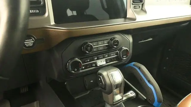 2023 Ford Bronco Base