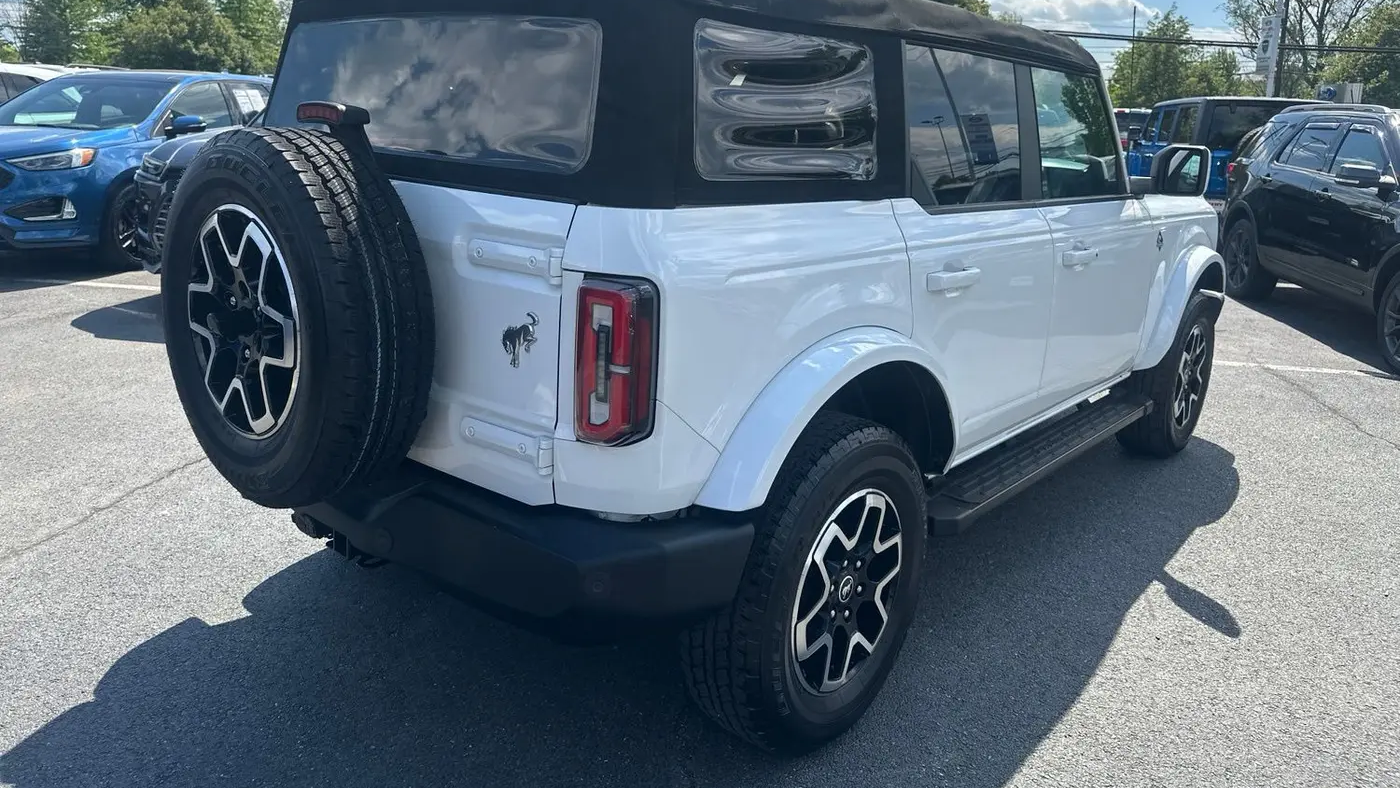 2021 Ford Bronco Base