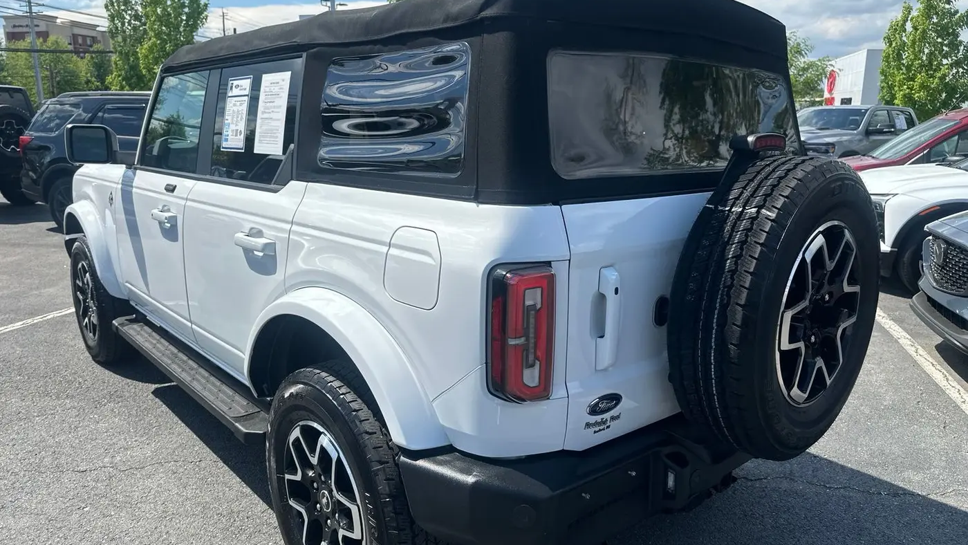 2021 Ford Bronco Base