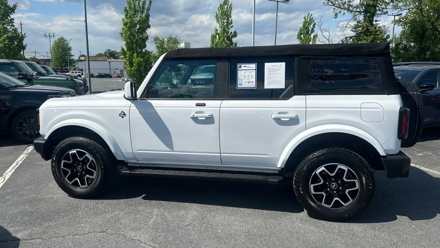 2021 Ford Bronco Base