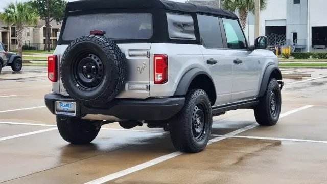 2022 Ford Bronco Base