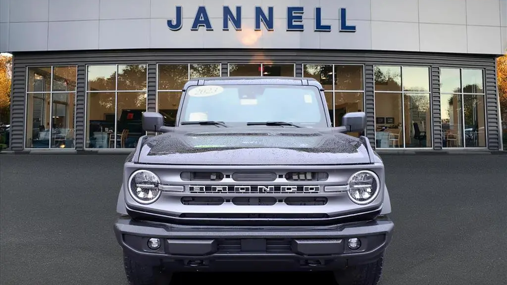 2023 Ford Bronco Base