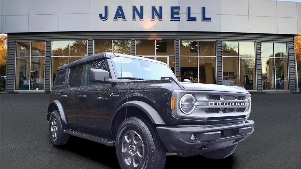 2023 Ford Bronco Base
