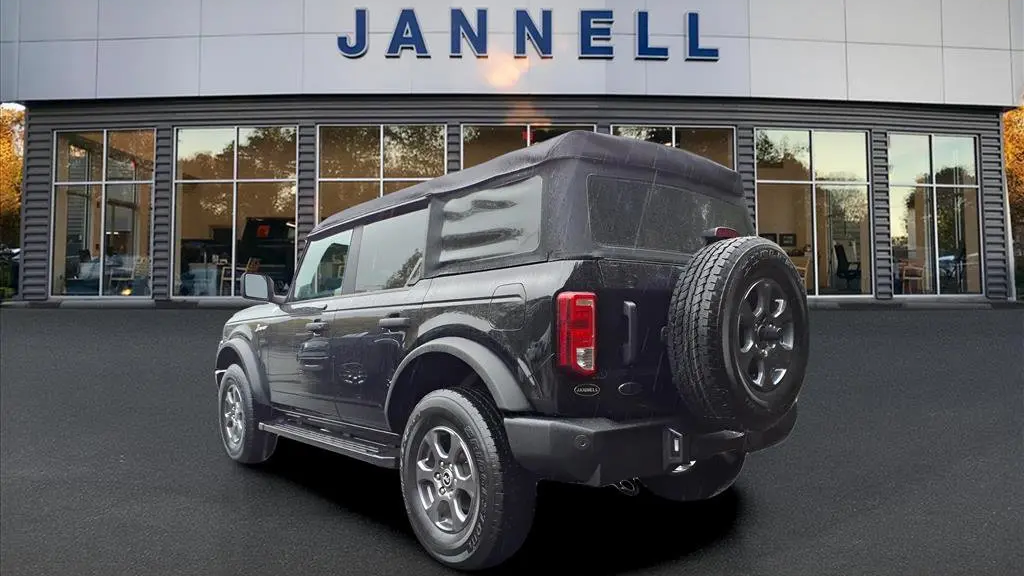 2023 Ford Bronco Base