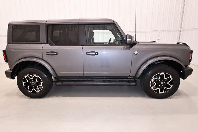 2023 Ford Bronco Base — photo 1 of 12