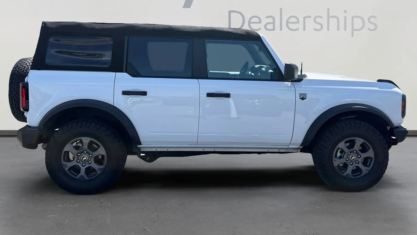2023 Ford Bronco Base