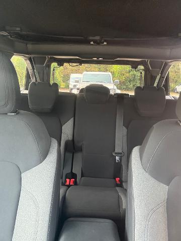 2022 Ford Bronco - $27,900