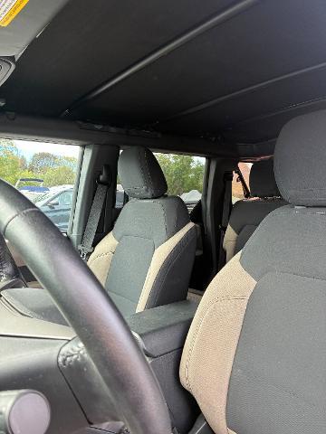 2022 Ford Bronco - $32,990
