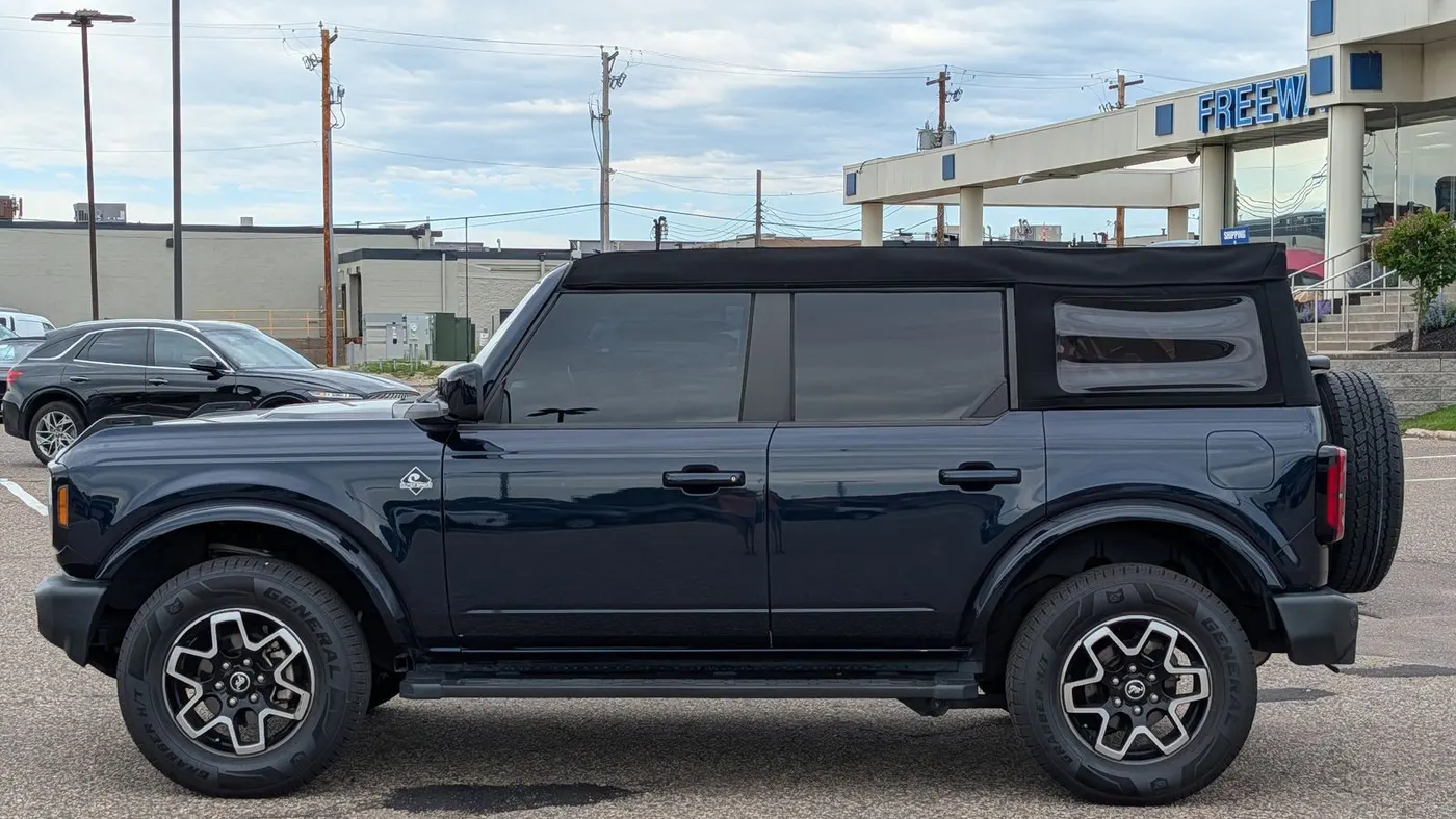 2021 Ford Bronco Base