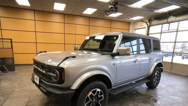 2023 Ford Bronco Base