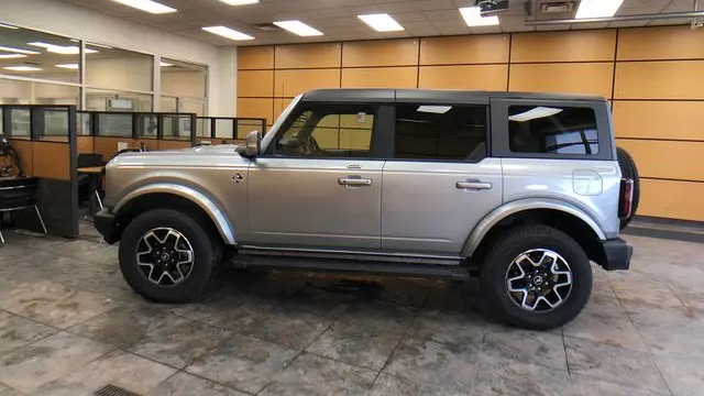 2023 Ford Bronco Base